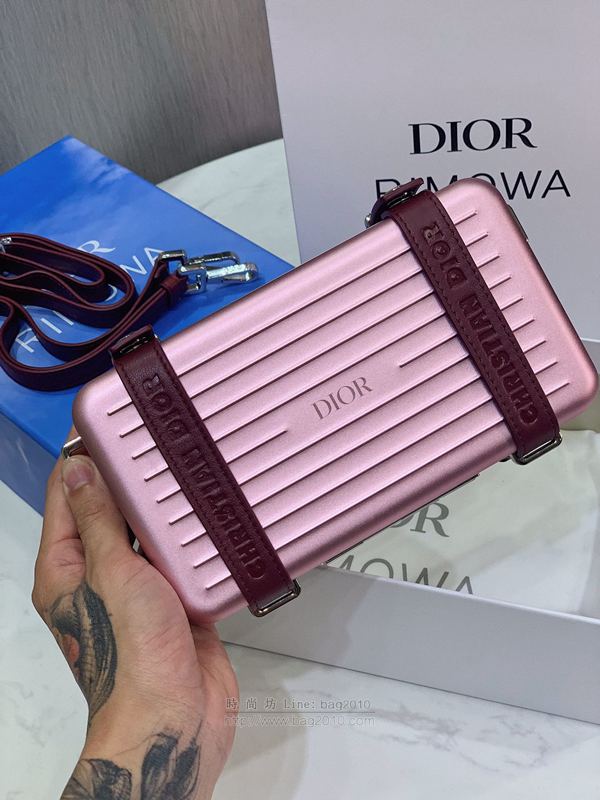 Dior包 迪奧 Dior X RIMOWA膠囊合作系列 磨砂質感的鋁制外殼 Dior高端小箱挎包  Dyd1442